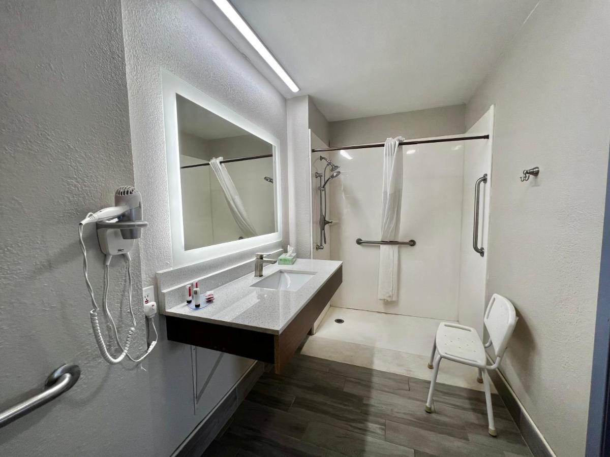 Days Inn By Wyndham Suites Fredericksburg Ngoại thất bức ảnh