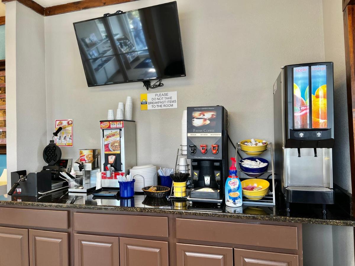 Days Inn By Wyndham Suites Fredericksburg Ngoại thất bức ảnh