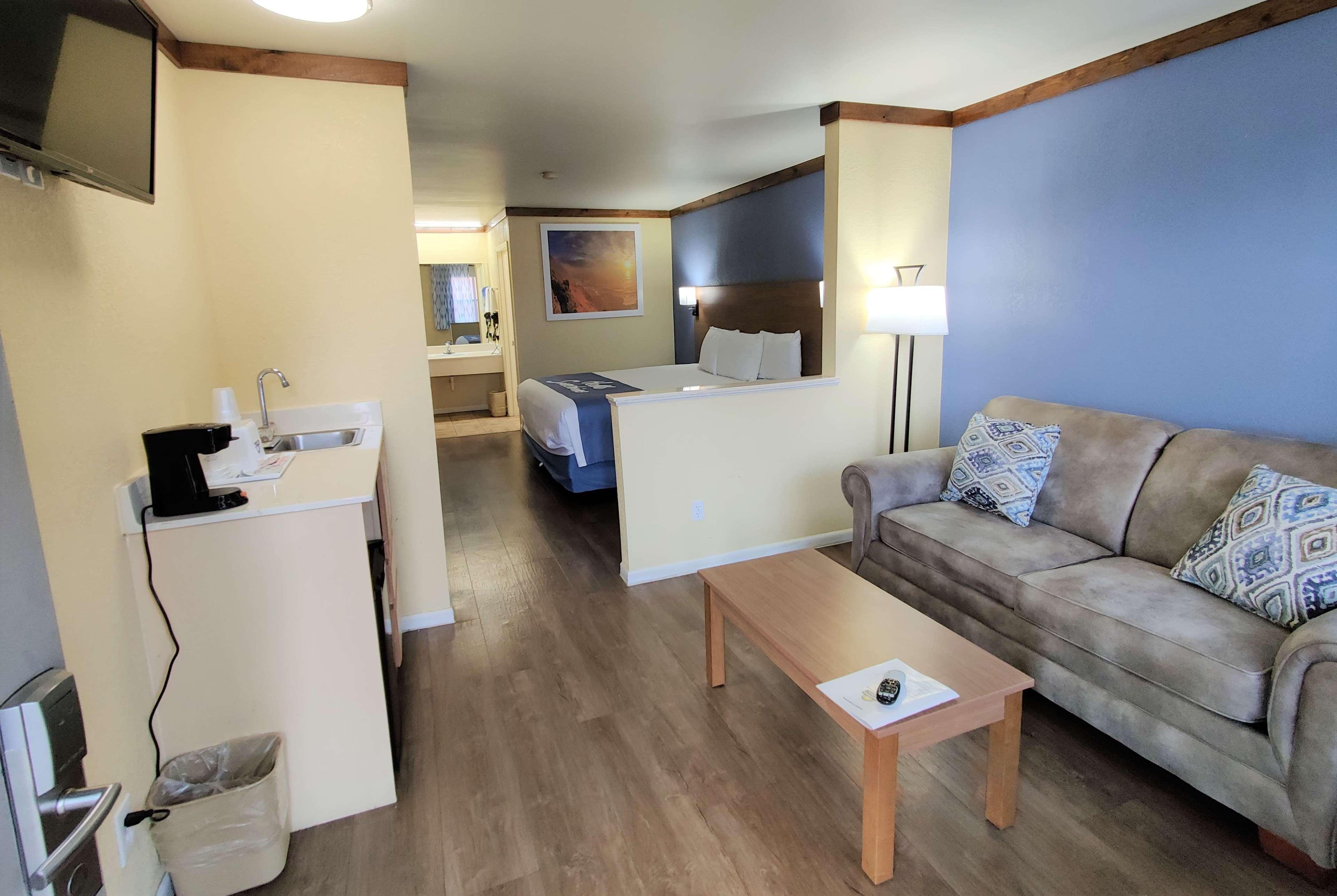 Days Inn By Wyndham Suites Fredericksburg Ngoại thất bức ảnh