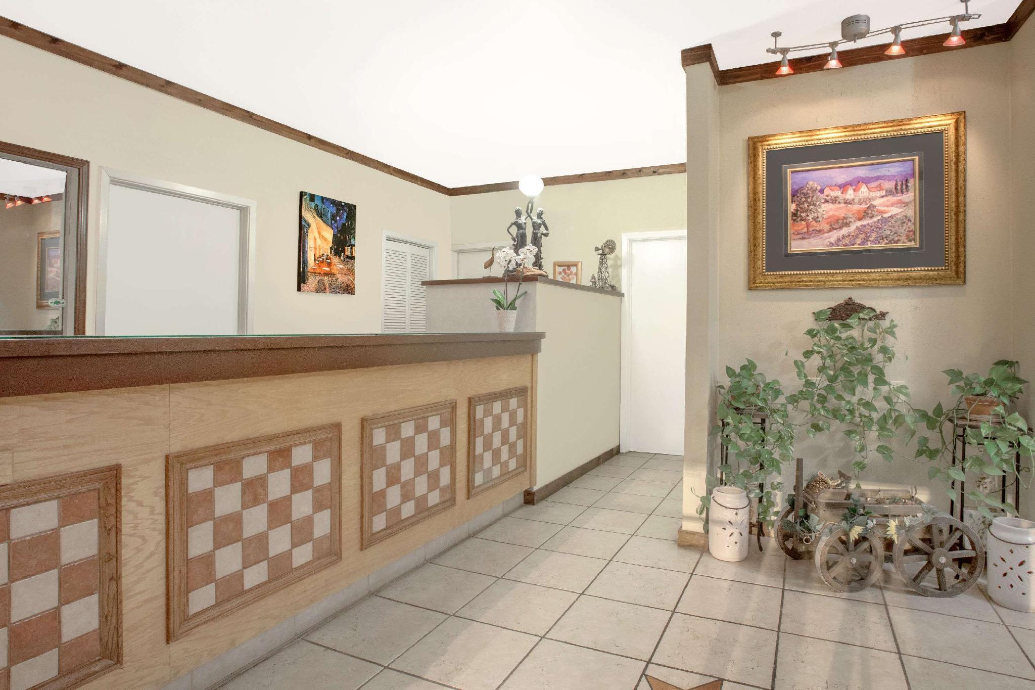 Days Inn By Wyndham Suites Fredericksburg Ngoại thất bức ảnh