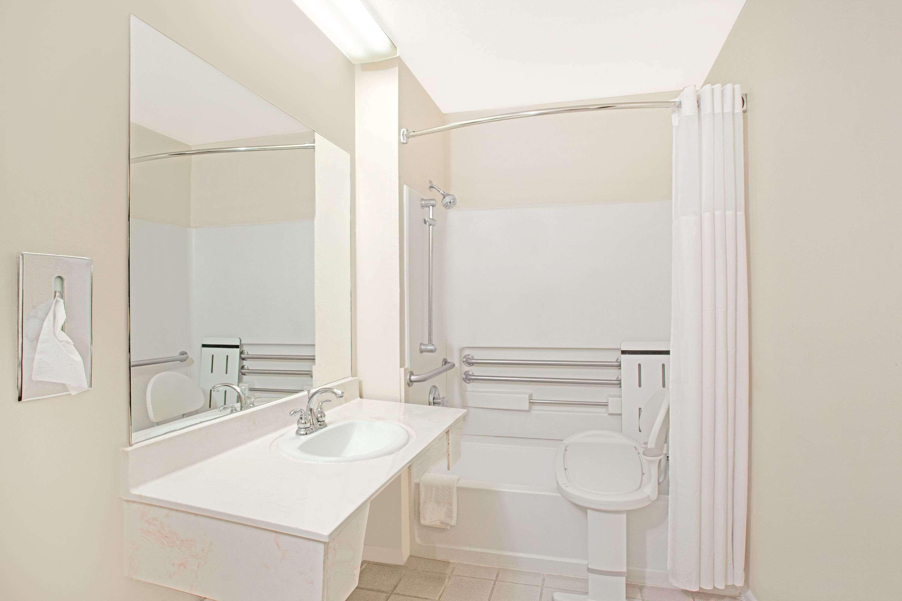 Days Inn By Wyndham Suites Fredericksburg Ngoại thất bức ảnh