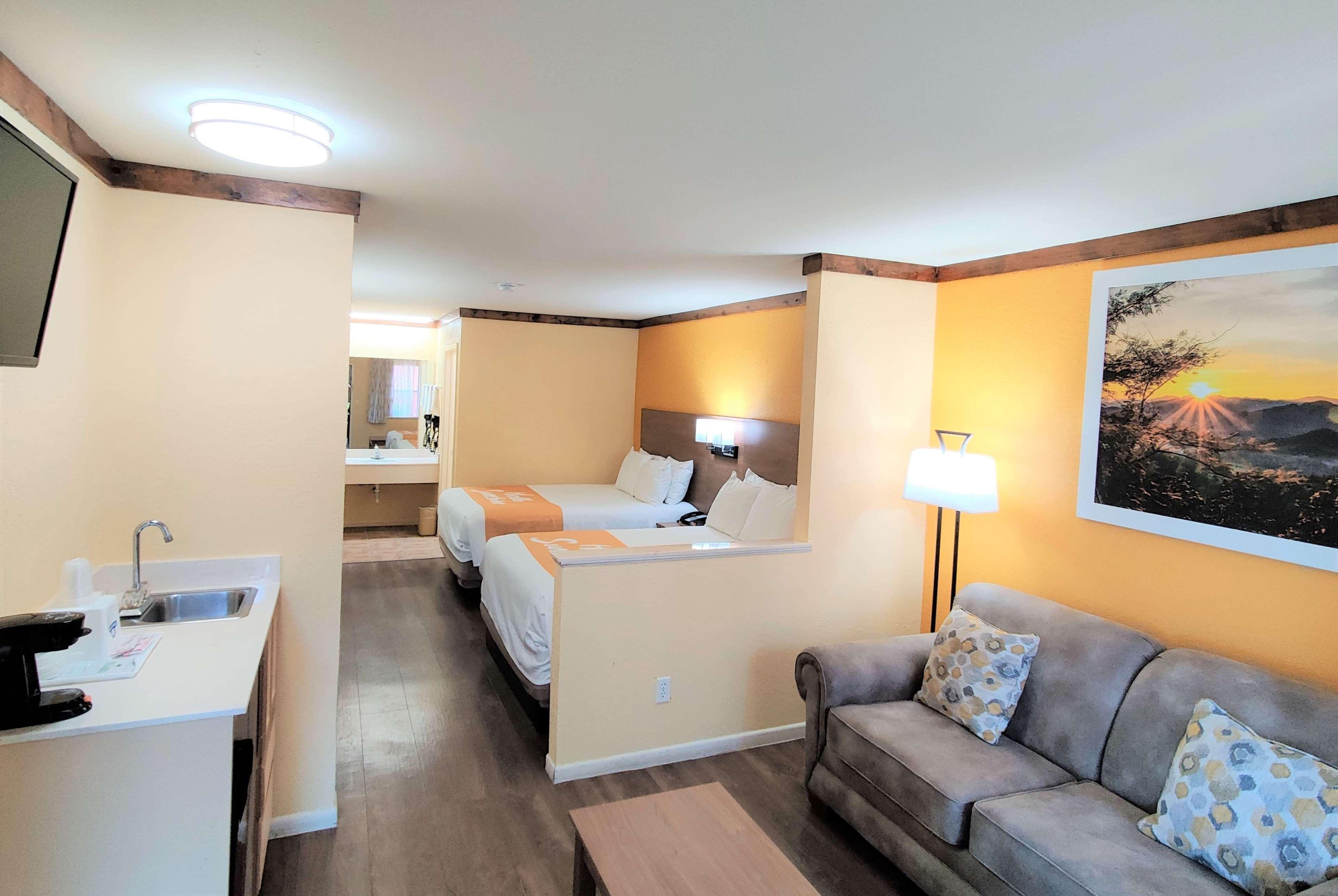 Days Inn By Wyndham Suites Fredericksburg Ngoại thất bức ảnh