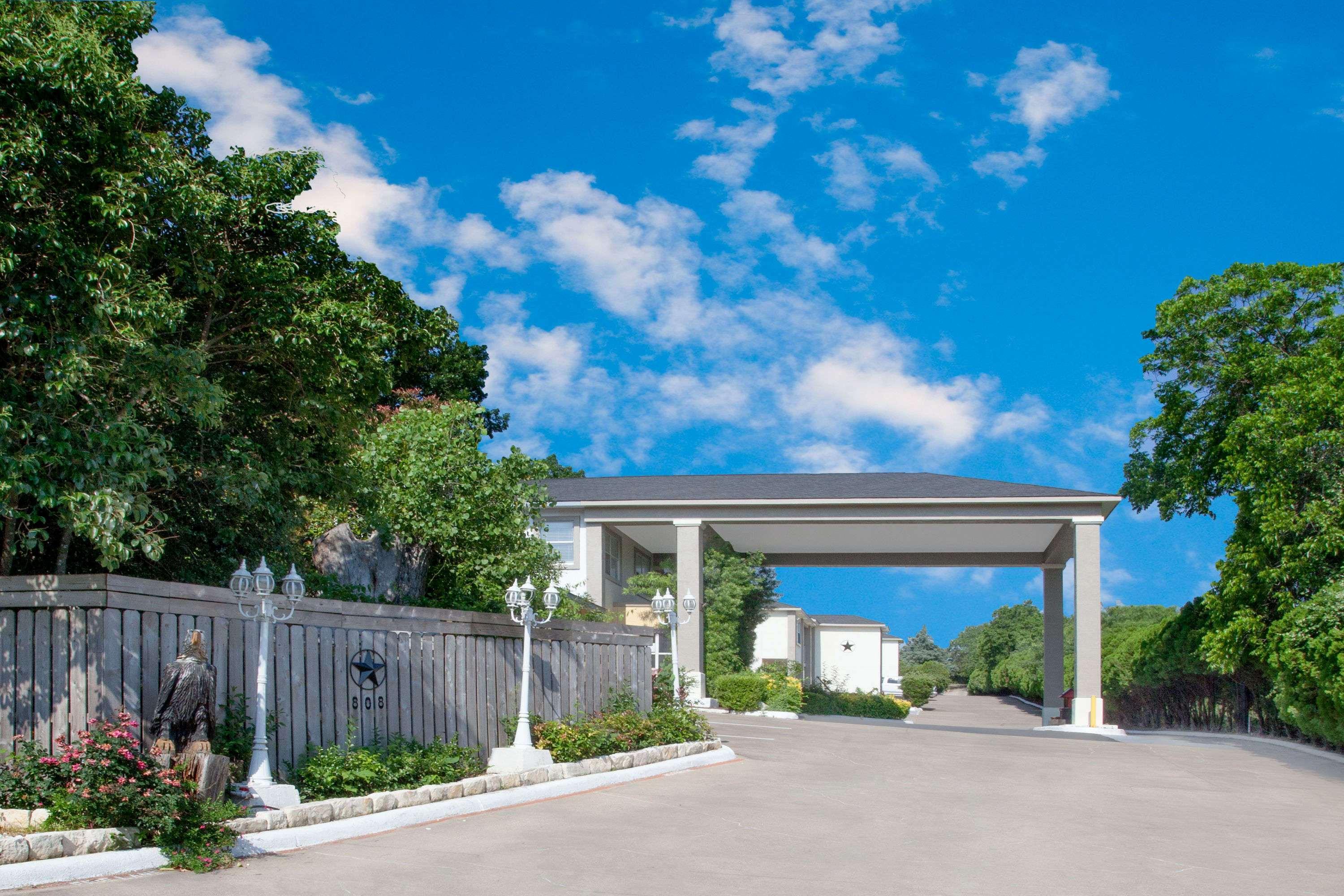 Days Inn By Wyndham Suites Fredericksburg Ngoại thất bức ảnh