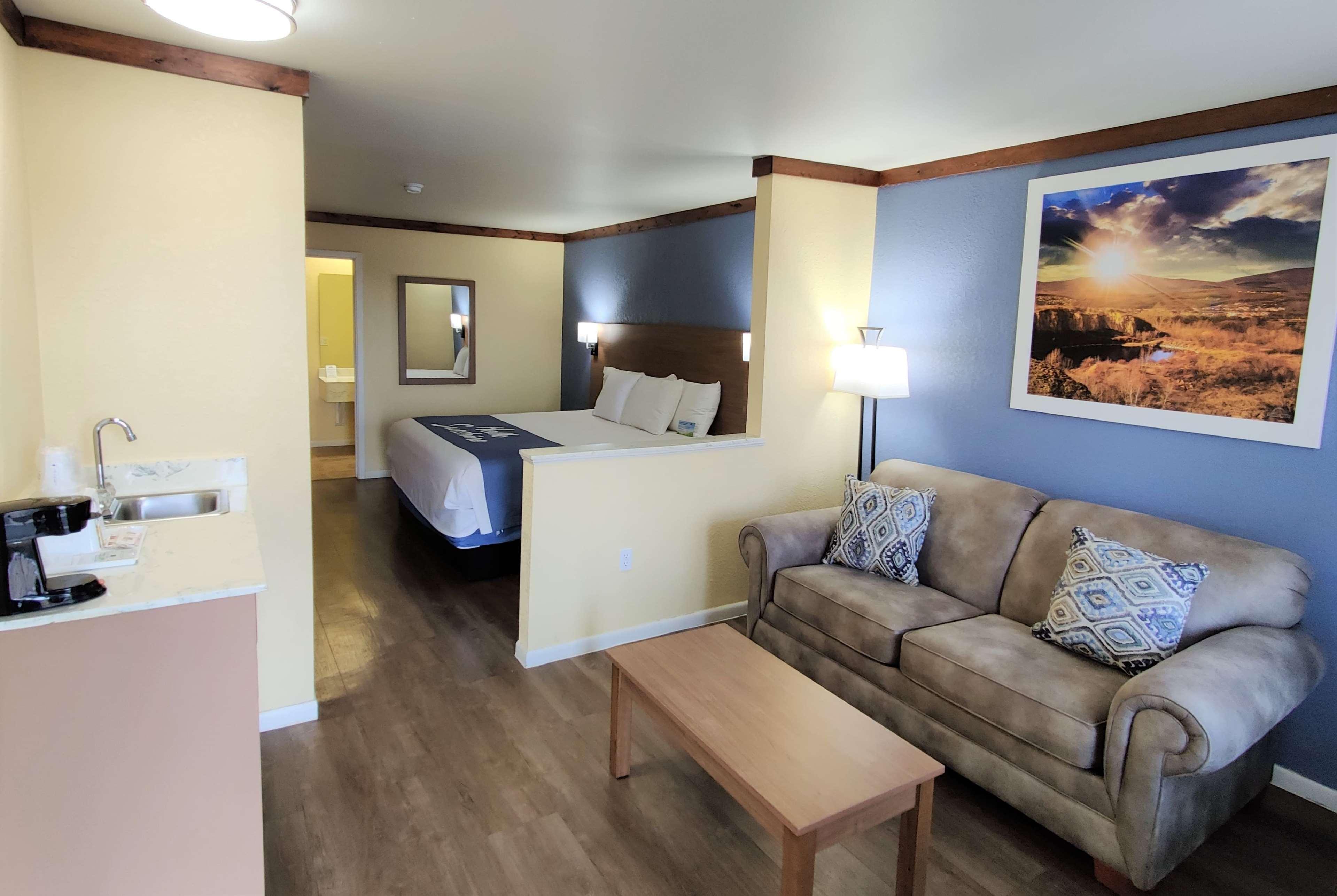 Days Inn By Wyndham Suites Fredericksburg Ngoại thất bức ảnh