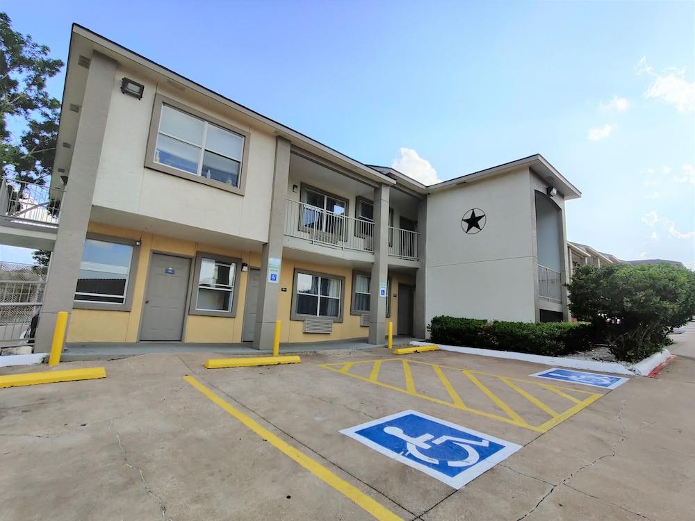 Days Inn By Wyndham Suites Fredericksburg Ngoại thất bức ảnh