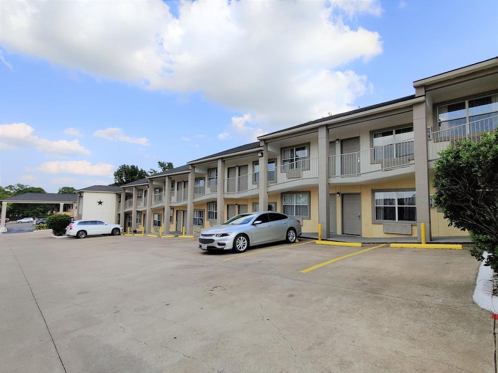 Days Inn By Wyndham Suites Fredericksburg Ngoại thất bức ảnh