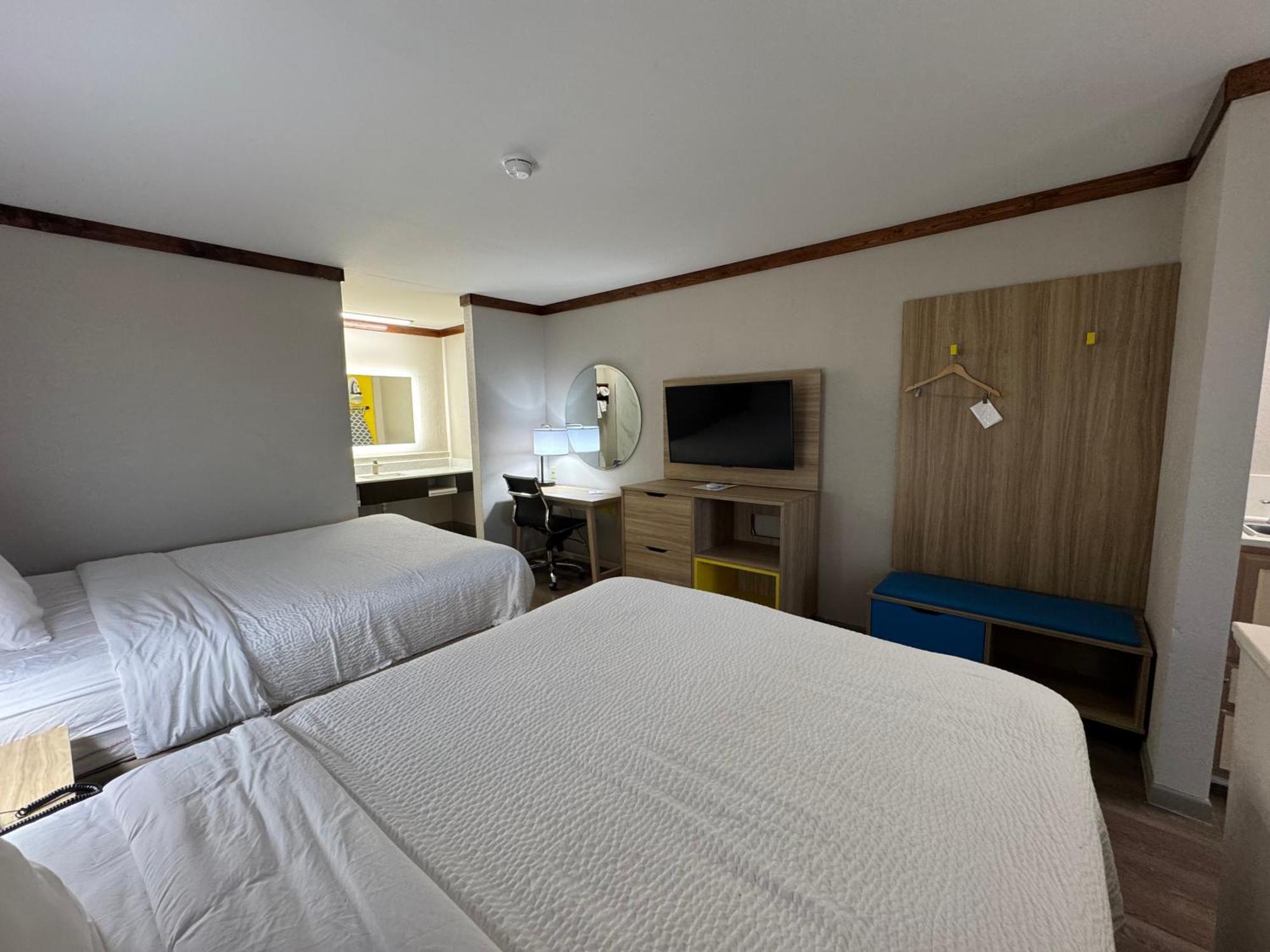 Days Inn By Wyndham Suites Fredericksburg Ngoại thất bức ảnh