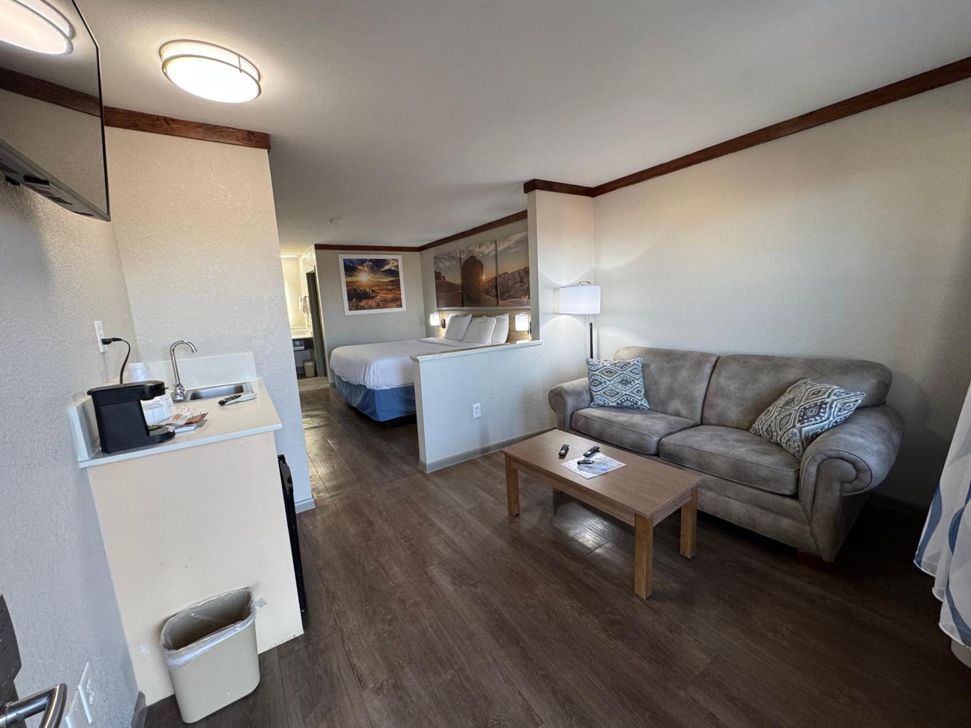 Days Inn By Wyndham Suites Fredericksburg Ngoại thất bức ảnh