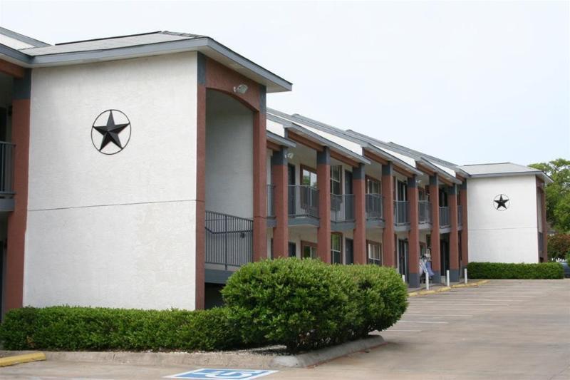 Days Inn By Wyndham Suites Fredericksburg Ngoại thất bức ảnh