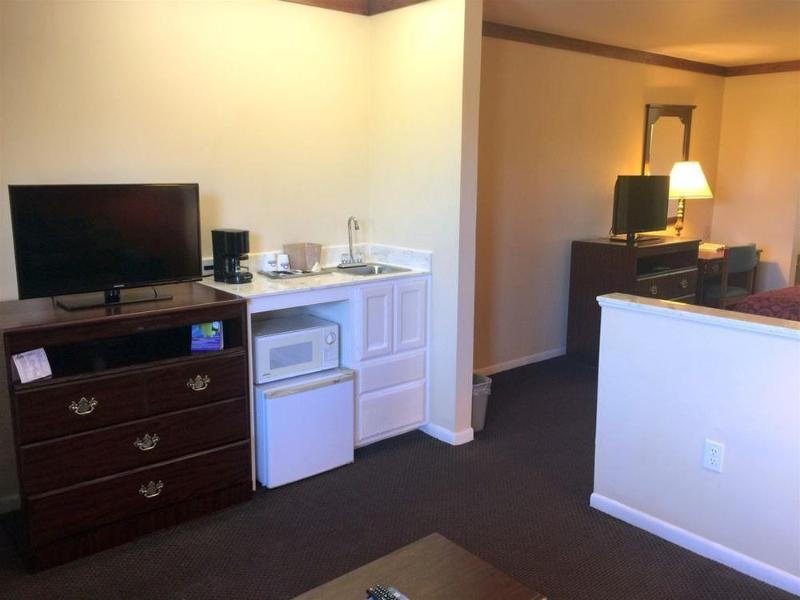Days Inn By Wyndham Suites Fredericksburg Ngoại thất bức ảnh